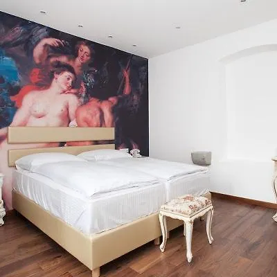 מלון Heritage Diocletian 4*
