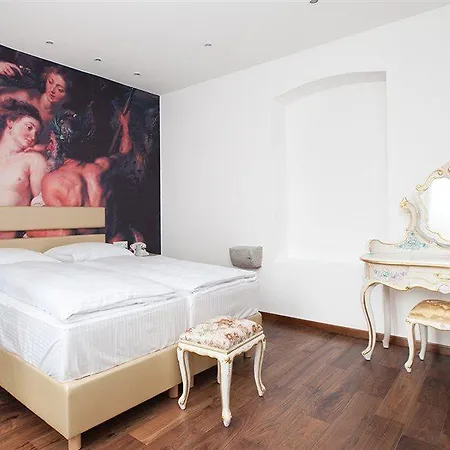 מלון Heritage Diocletian 4*