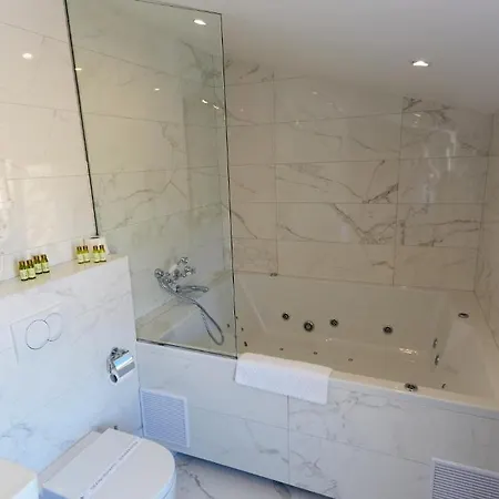 מלון Heritage Diocletian 4*