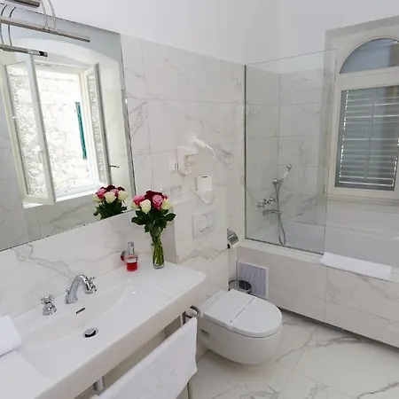 מלון Heritage Diocletian 4*