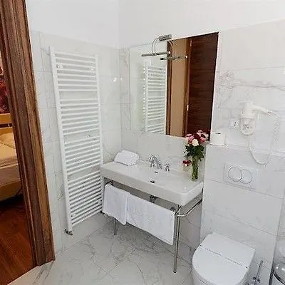 מלון Heritage Diocletian 4*